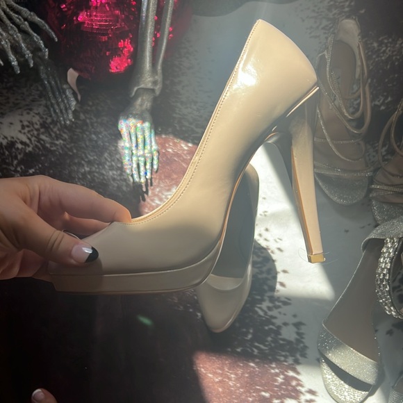 HIGH HEELS size 8.5 - Picture 3 of 3